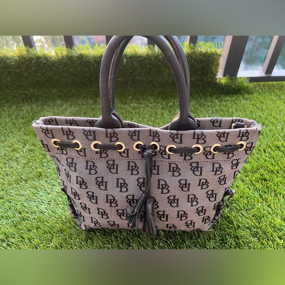 Dooney and Burke Vintage Signature‎ Y2K Purse